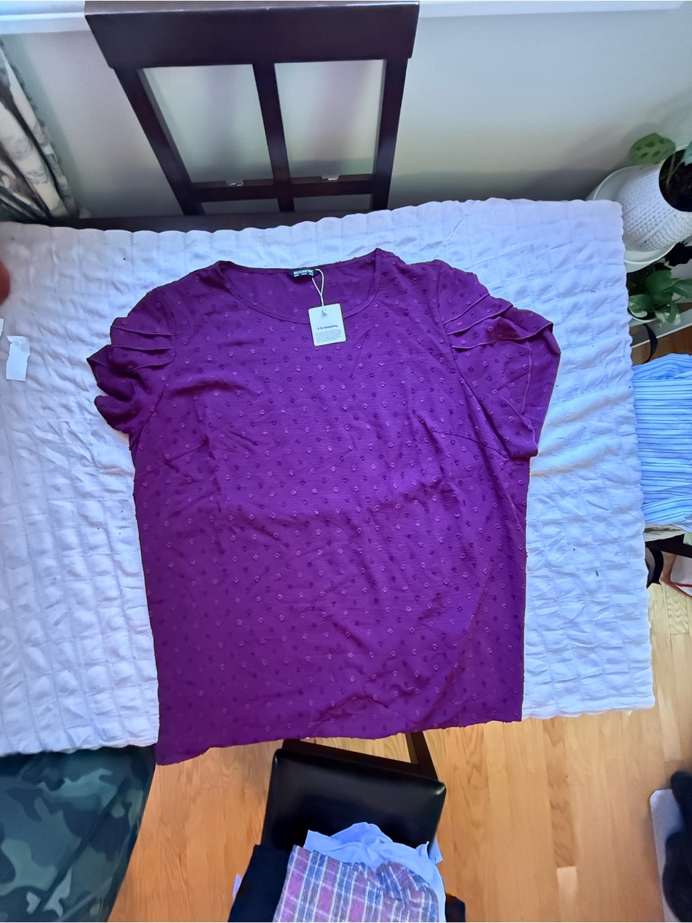 BloomChic Plum Short Sleeve Dot-Textured Tee Plus Size Office Wear - Picture 4 of 4